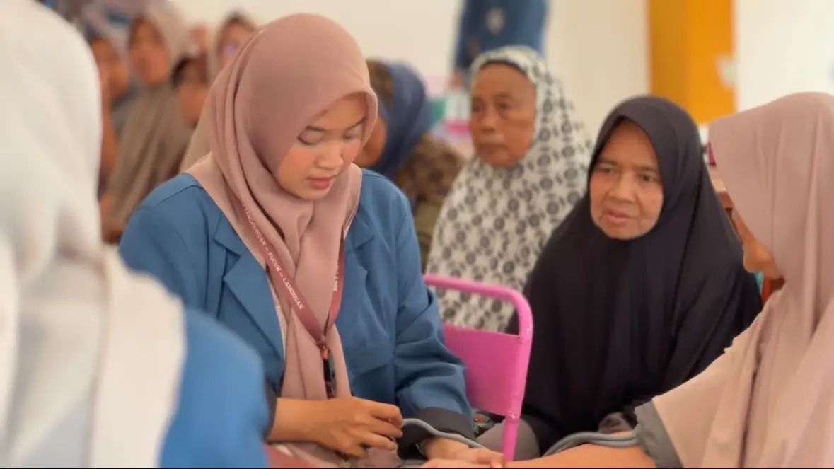 Festival CERDAS BBK 8 Desa Tanggungan Tingkatkan Kesadaran Warga tentang Diabetes dan Asam Urat Lewat Edukasi dan Cek Gula Darah Gratis