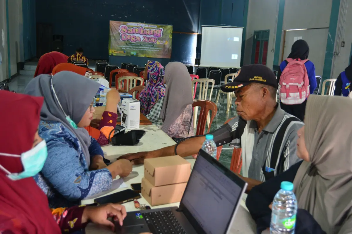 Mahasiswa Vokasi UNAIR Gelar MCU dan Edukasi Kesehatan di Desa Andonosari
