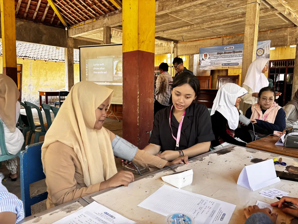 Lewat Pendekatan Kreatif, Mahasiswa BBK 8 UNAIR Hidupkan Kembali Antusiasme Posyandu Remaja di Desa Saringembat