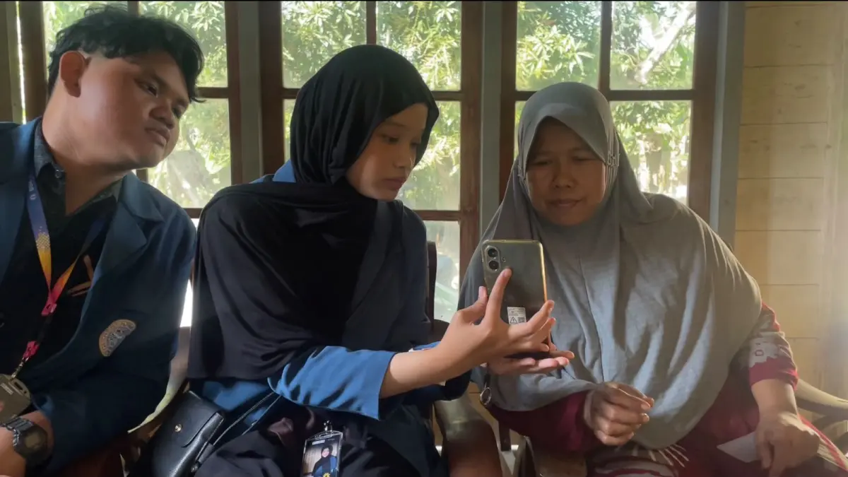 Mahasiswa BBK UNAIR Dorong Digitalisasi UMKM Gapit Desa Sarangan untuk Mendukung SDG 8