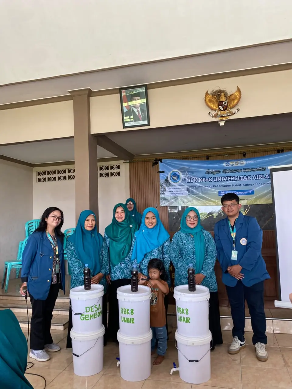 BBK 8 Universitas Airlangga Kenalkan Metode Pengomposan dengan Media Ember, Solusi Olah Sampah Organik Jadi Pupuk Organik Cair dan Kompos