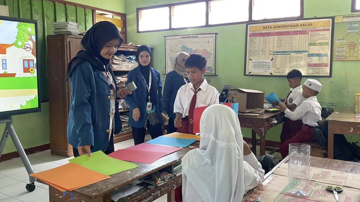 Ajak Siswa SD Menabung, Mahasiswa KKN-BBK 8 UNAIR Menggelar GEMAS