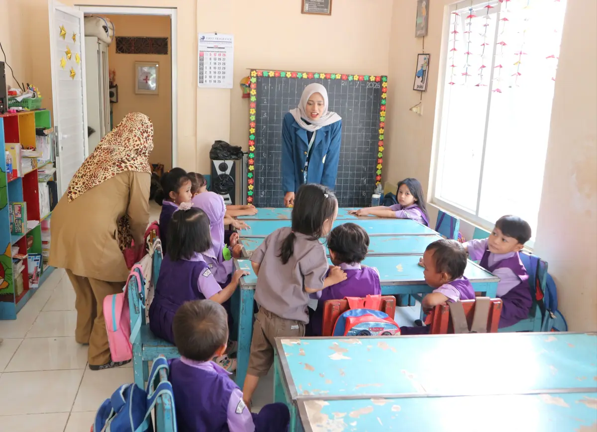 KKN-BBK 8 Unair Ajarkan Anak TK Pacar Keling Lewat Cerling Learning – Dukung SDG 4