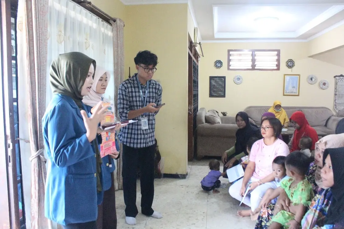 BBK 8 UNAIR: Peningkatan Pengetahuan Ibu dan Keluarga tentang Pentingnya 1000 Hari Pertama Kehidupan (HPK) dalam Upaya Pencegahan Stunting