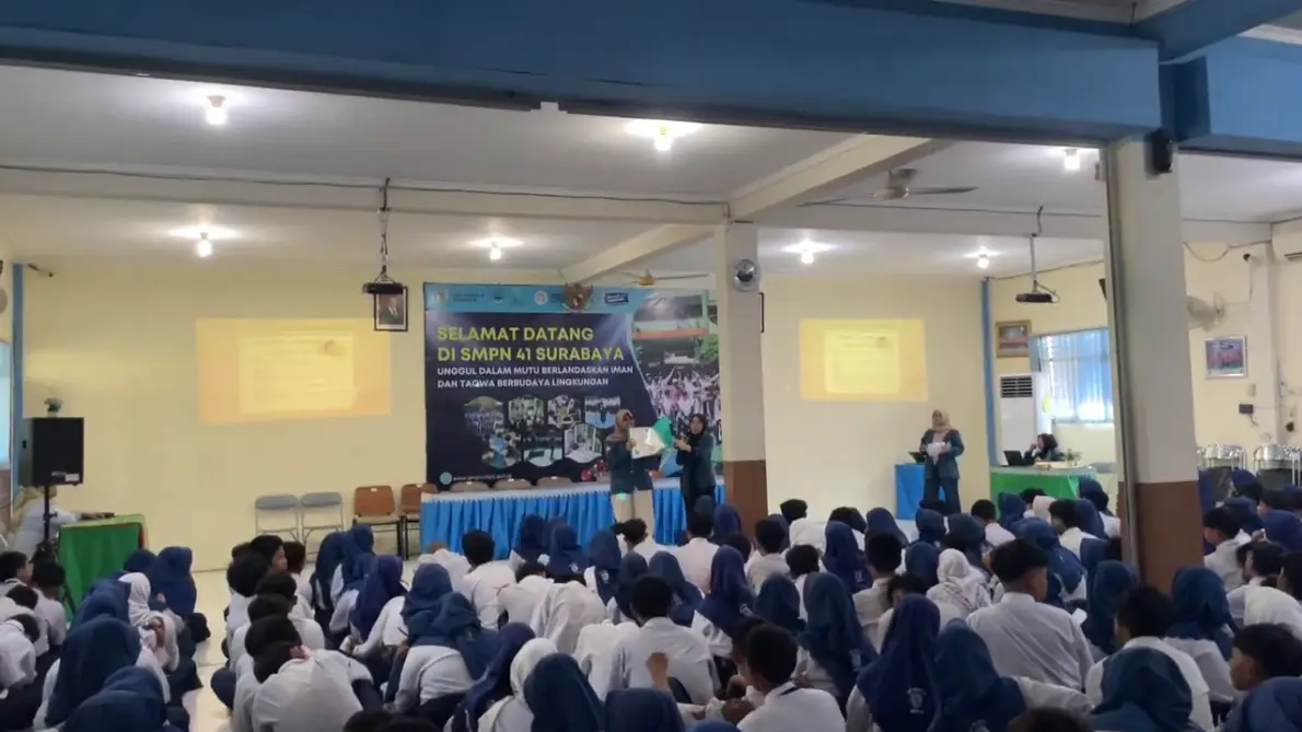 Dokumen Pribadi Tersusun Rapi, Mahasiswa Ilmu Informasi dan Perpustakaan UNAIR Sosialisasikan Penyimpanan dan Mitigasi Arsip kepada Siswa Kelas IX SMPN 41 Surabaya