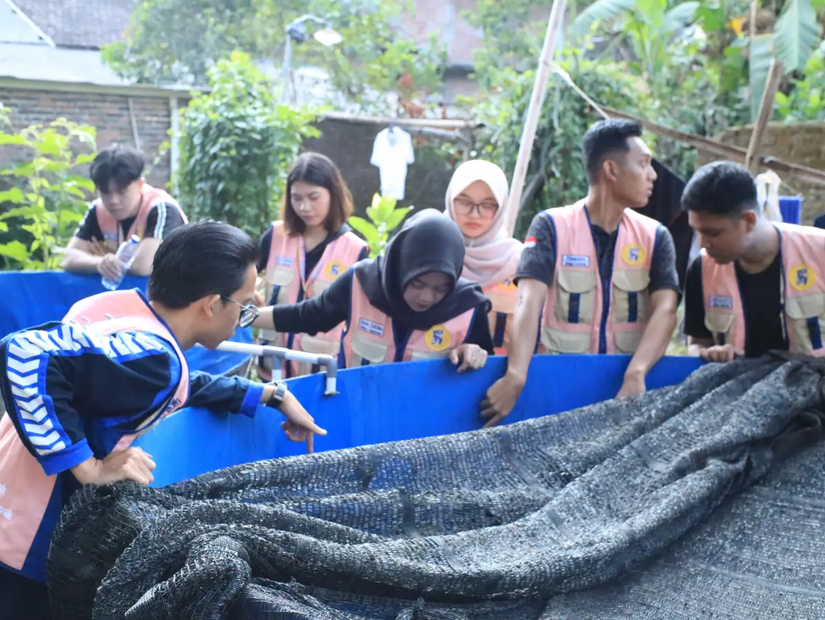 Hidupkan Kembali Kolam Desa, SALMON 2026 Tebar 3.000 Benih Ikan di Begagan Limo