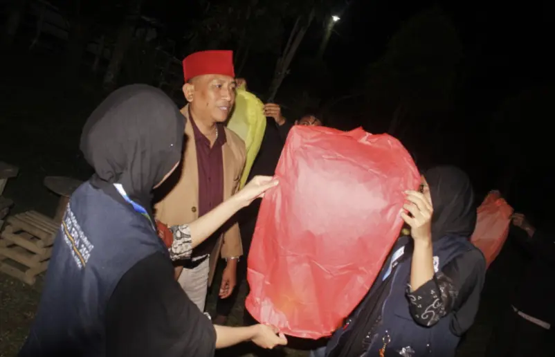 Atasi Keterbatasan Fasilitas, Mahasiswa UNAIR Sukses Gelar ToT (Training of Trainee) bagi Guru SDN Kandangan 03