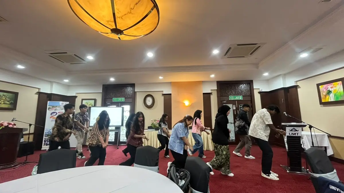 Tarian Yamko Rambe Yamko Warnai Penutupan BBK Internasional UNAIR di UMT Terengganu Mendukung SDG 17