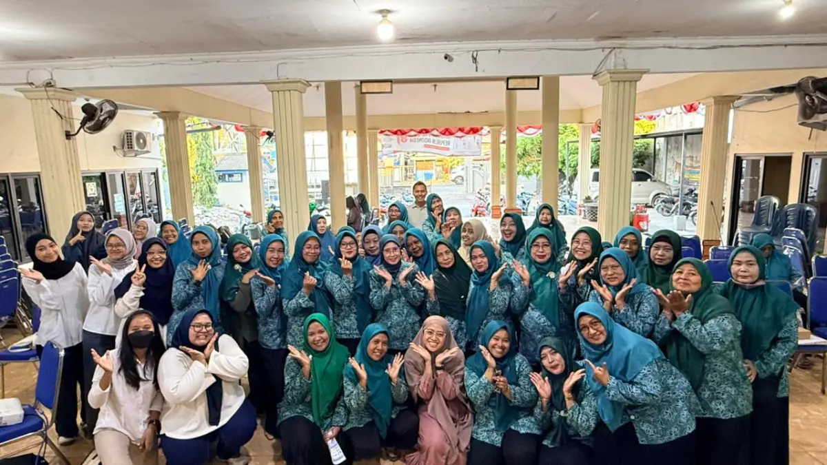 Fakultas Vokasi UNAIR Dorong Literasi Kesehatan Ibu-Ibu PKK di Desa Kedungsukodani Sidoarjo