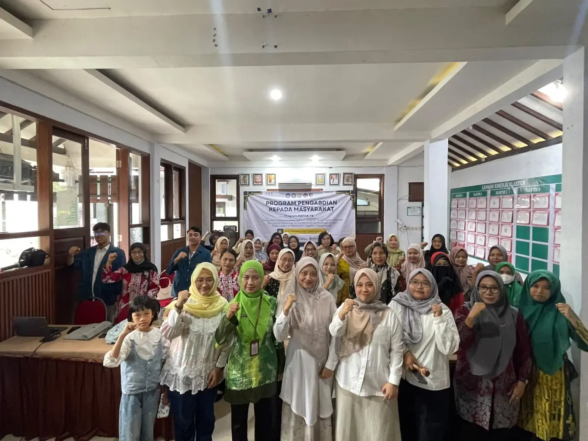 Fakultas Vokasi UNAIR Tingkatkan Literasi Kader TBC melalui Program PINTAR-TB di Banyuwangi