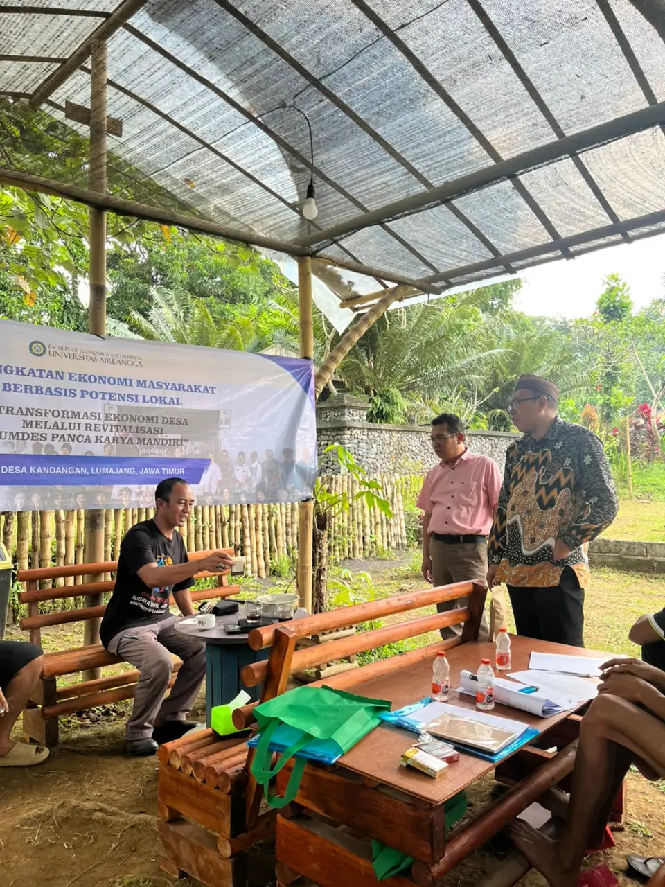 Sinergi Ekologi dan Digitalisasi FEB UNAIR melalui BUMDes di Kandangan, Lumajang